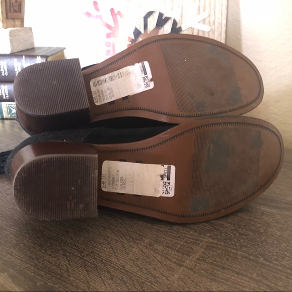 Tom’s Suede Bootie - Picture 7 of 8